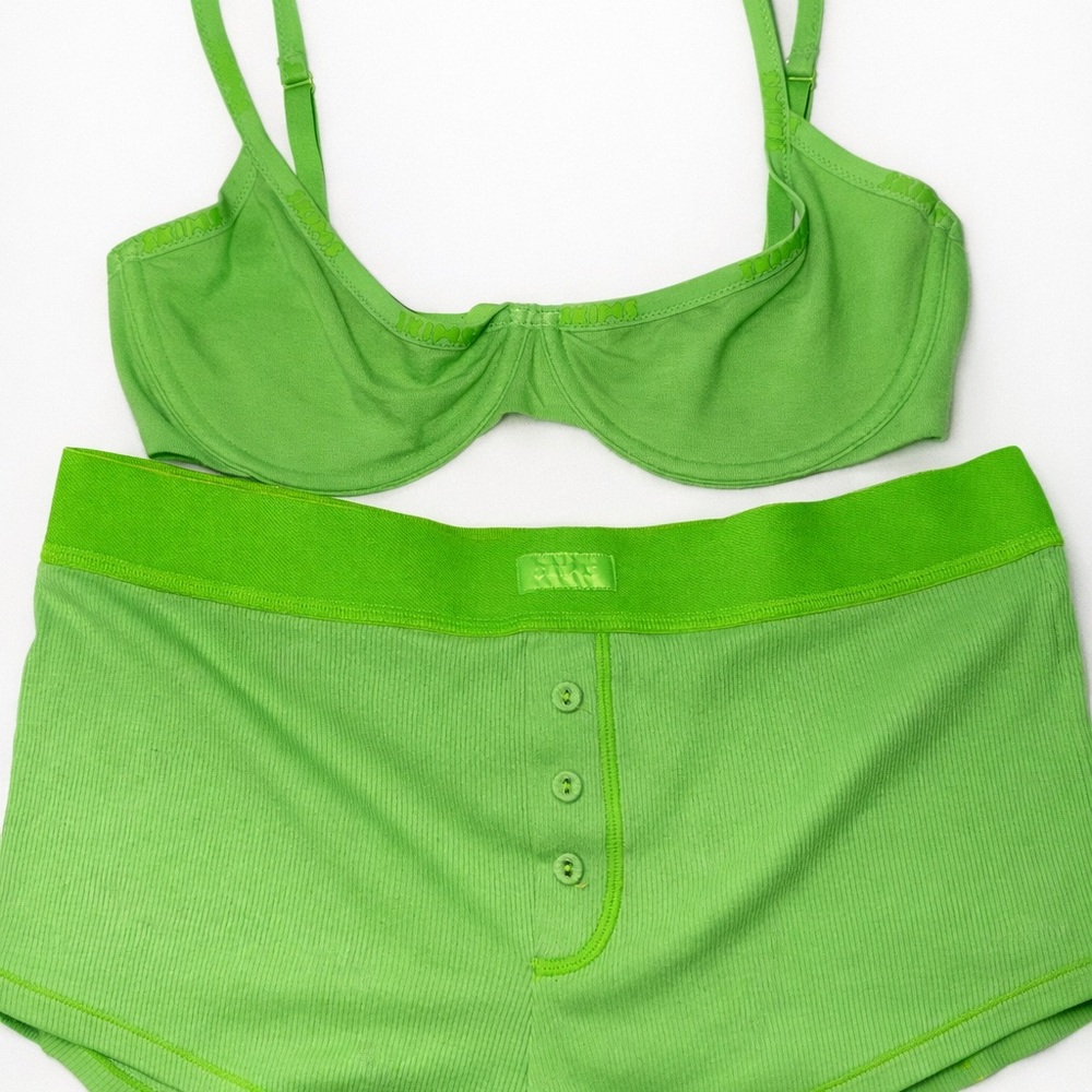 SKIMS Neon Lime Green Ribbed Set — 32D Bra + Medium Boyshorts